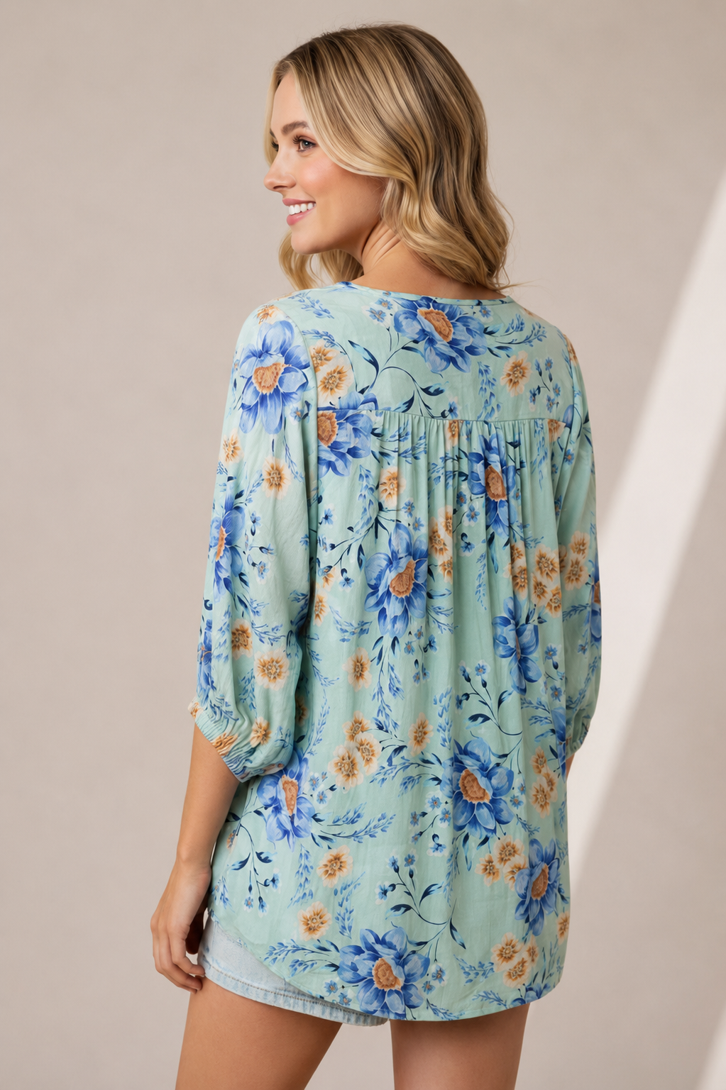(7-8-26)Coastal Bloom Blouse