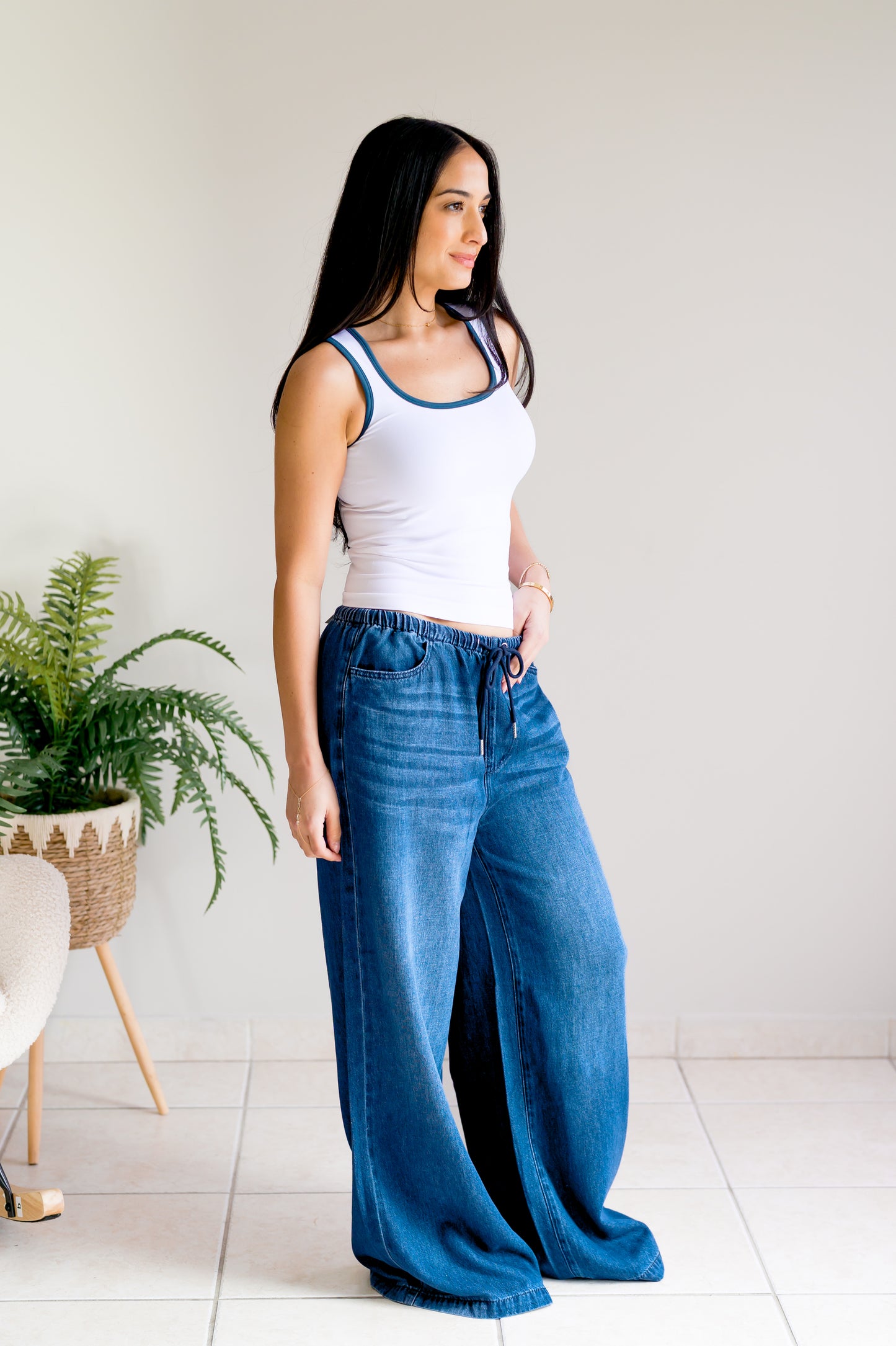 (1-14-26) Blue Daisy Power Tank