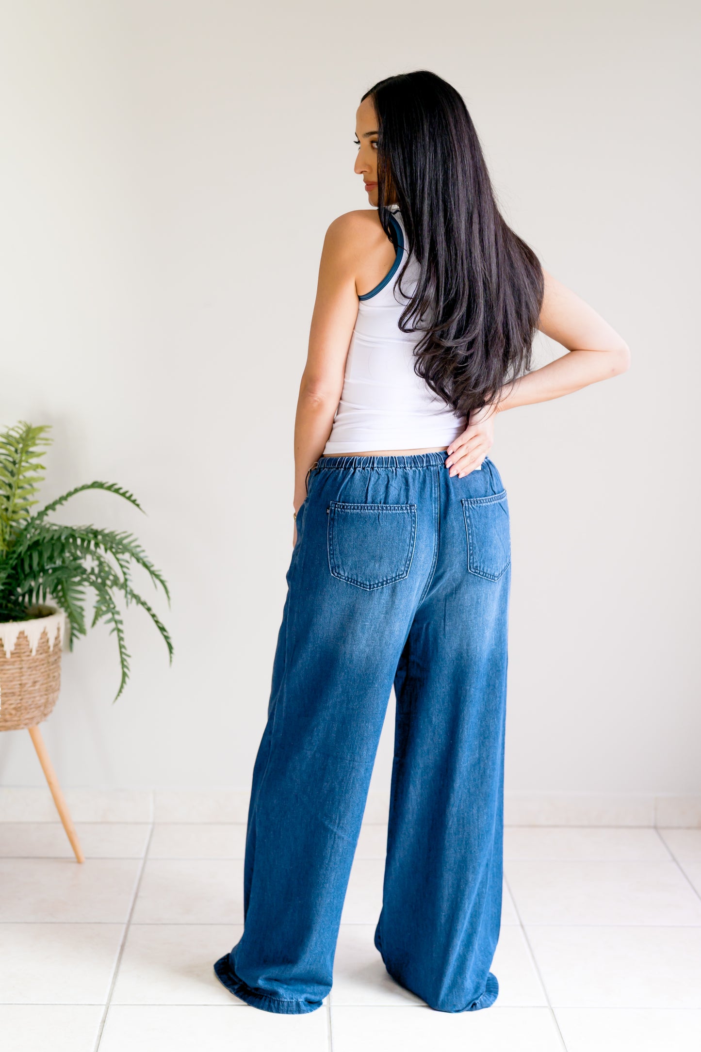 (1-14-26) Blue Daisy Power Tank