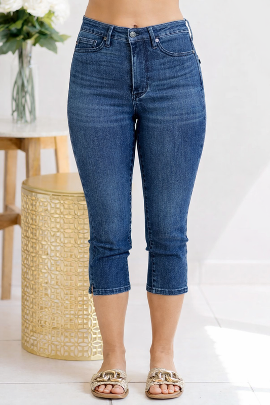 (4-1-26)Judy Blue Weekend Drift Capri