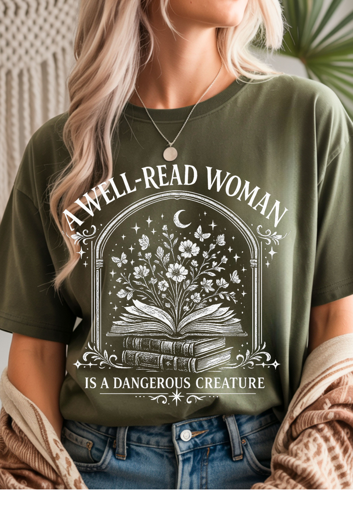 (8-10-26)Well Read Woman Graphic Tee