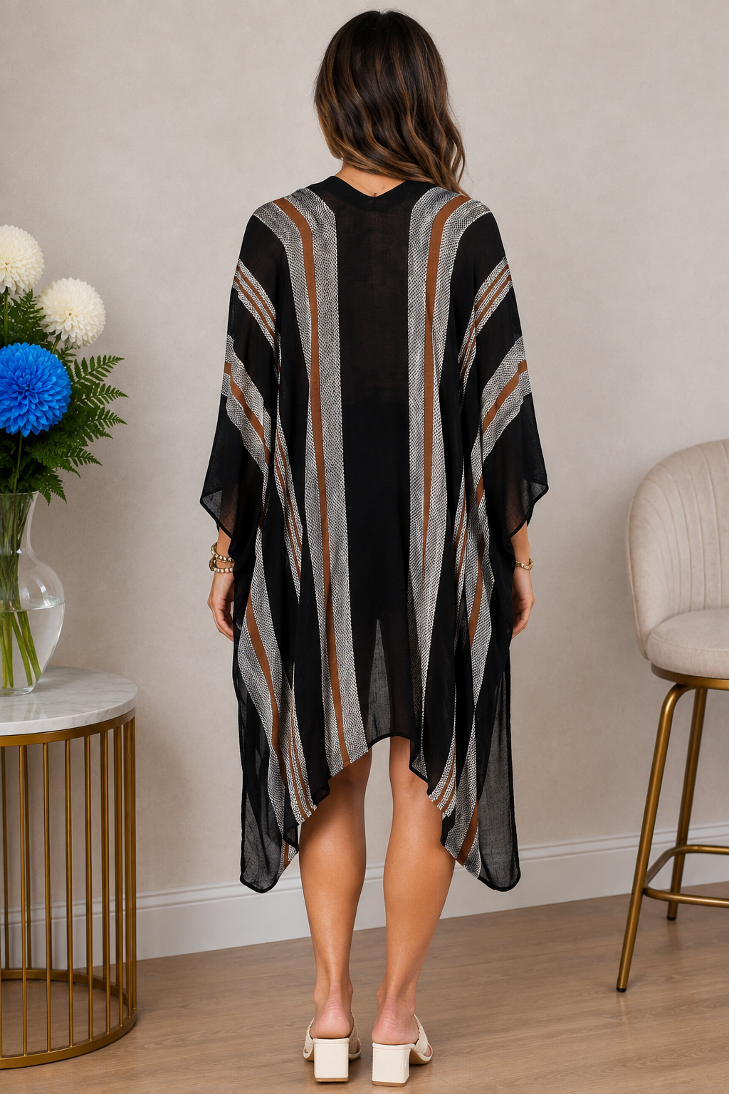 (9-2-26)Timeless Layers Kimono