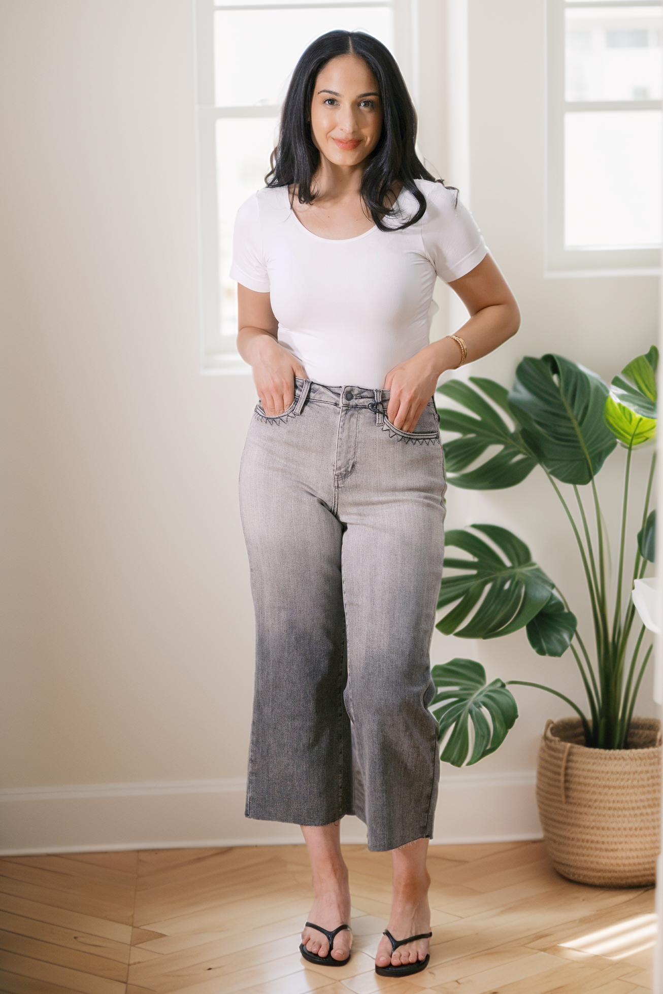 (05-21-2025) White Timeless Basics Top