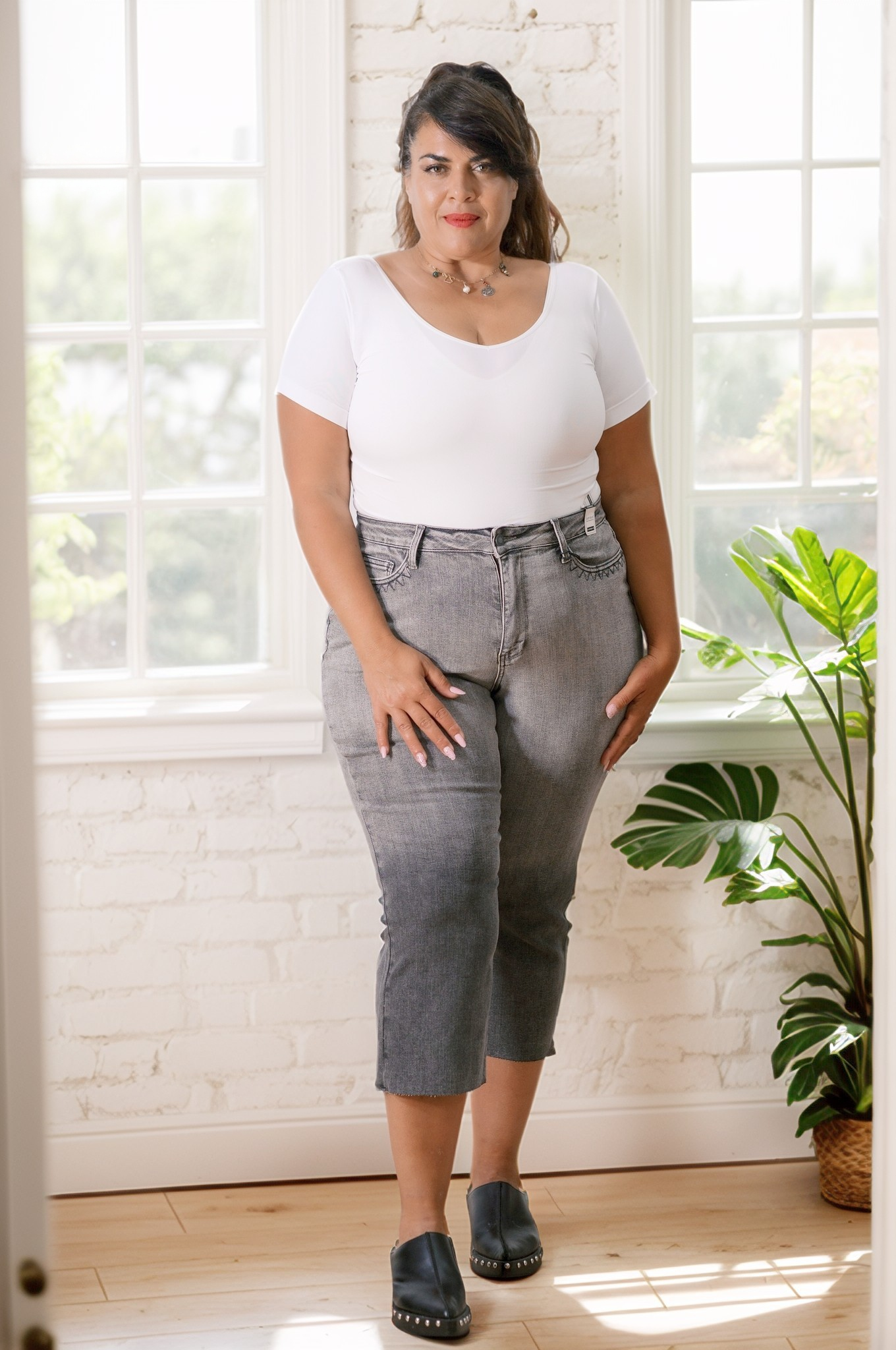 (05-21-2025) White Timeless Basics Top